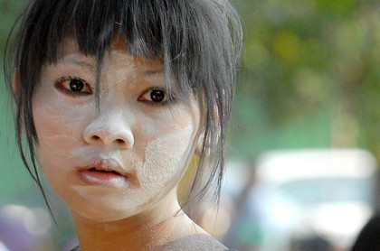 Southeast Asia, Girl using whitening cream in Cambodia. Photo: http://farm1.static.flickr.com
