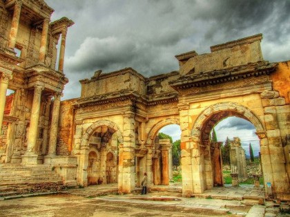 The Gate of Mazeus and Mythridates. Photo: http://www.flickr.com/photos/nejdetduzen/