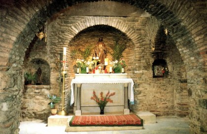 Interior of the House of Mary. Photo: http://www.jschlientz.com