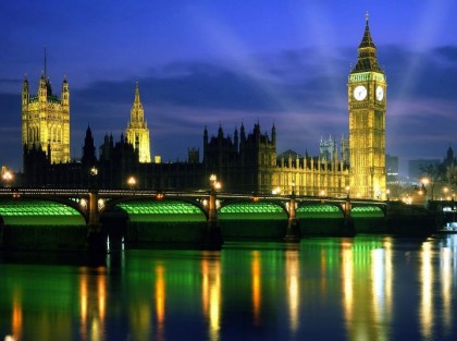 Getting around London 2012. Palace Of Westminster At Night. Photo: www.globeimages.net