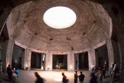 Sites in Rome, Domus Aurea, octagonal room.