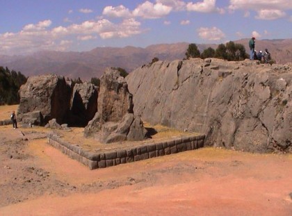 Sacred Valley, Qenqo. Photo: http://bamboobutterfly.com