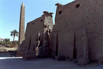 Egypt travel. Luxor Temple. Photo: Wikipedia, Gérard Ducher (user:Néfermaât).
